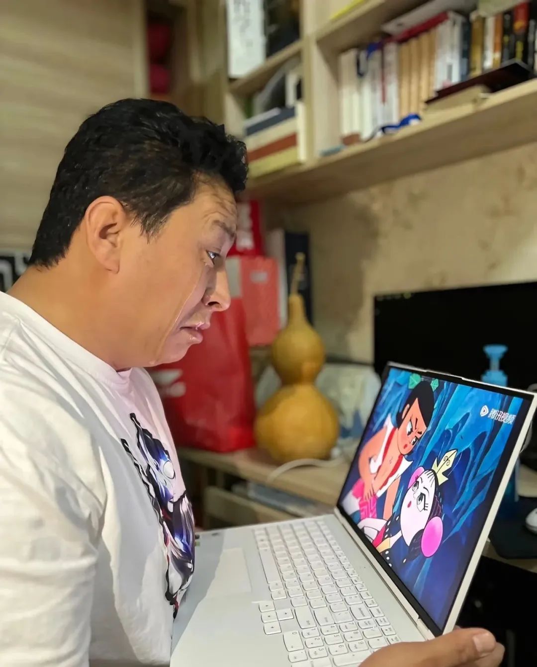 制造“闻神”：收割1个亿，然后毁掉