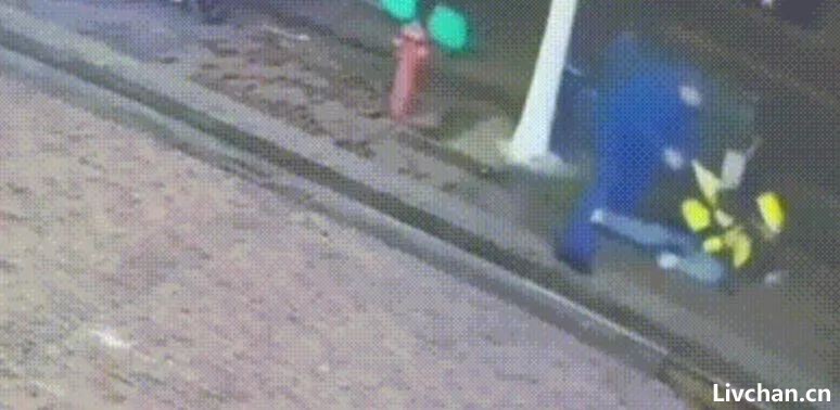 花100万留学，送外卖被杀，时代的尘埃太沉重！