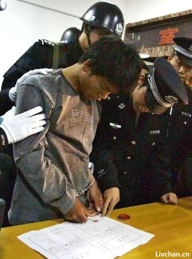 2004年，大学生马加爵连杀4位同窗独放过1人，被枪毙后父亲觉得丢脸拒领骨灰