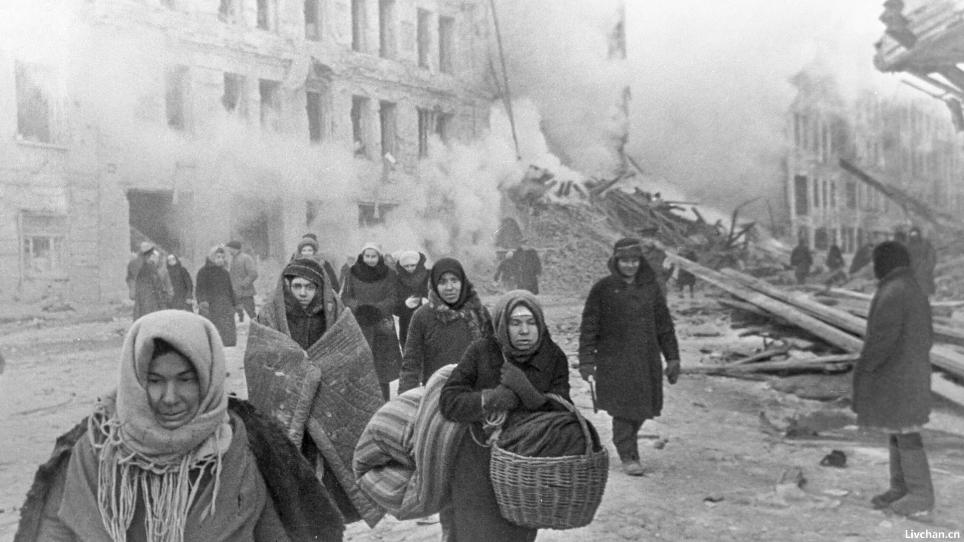 872天的壮举：纪念列宁格勒彻底解围80周年，东方战线中国牵制住日本