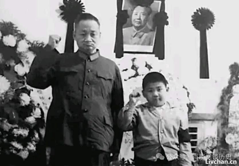 毛新宇受访令人感慨：爷爷最大财富不在钱，并直言一事最让人气愤