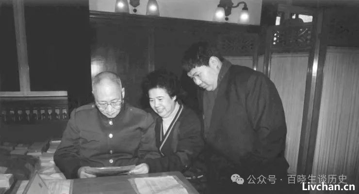毛新宇受访令人感慨：爷爷最大财富不在钱，并直言一事最让人气愤