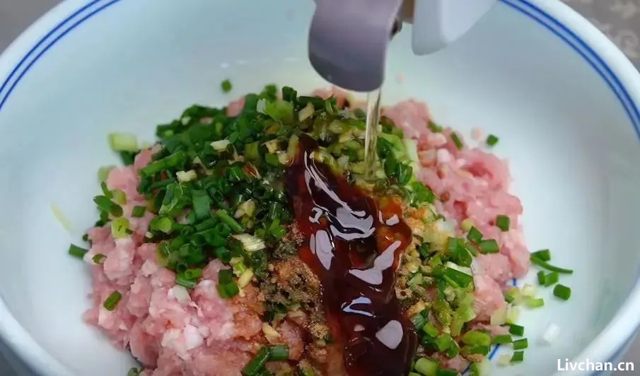 莲藕——叶酸是山药4倍，还是肺部“清道夫”，健脾养胃，润燥清肺，筋骨更强健