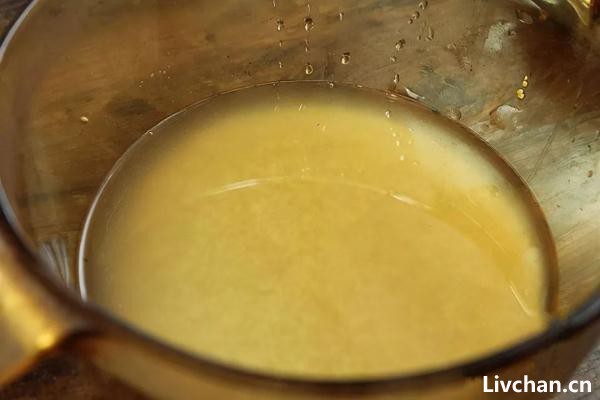 熬小米粥时，直接用水煮就错啦，教你3个小诀窍，小米黏稠又好喝