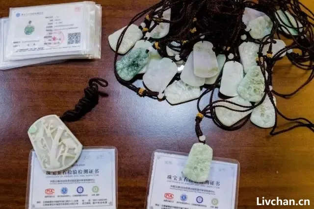 直播间“玉石”实为油漆喷涂,直播间五类诈骗手法曝光