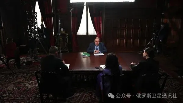 俄外长:中国是强国,但在向世界提出自己的项目时并不强加于人