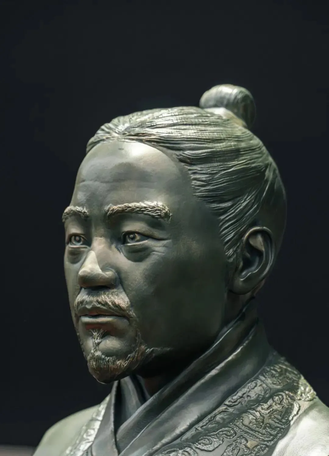 这名秦朝“公务员”辛苦抄了一辈子法律，证明秦始皇并非暴君