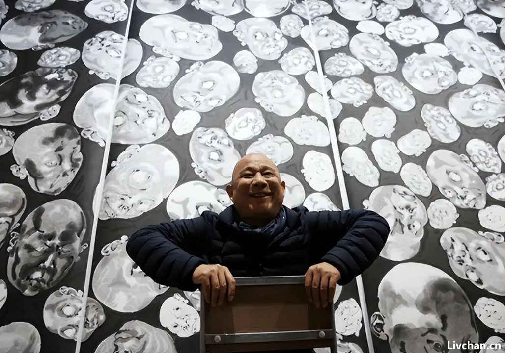 画家方力钧:作画“丑化”袁隆平,画自己家人却很正常,引发众怒 画家方力钧:作画“丑化”袁隆平,画自己家人却很正常,引发众怒