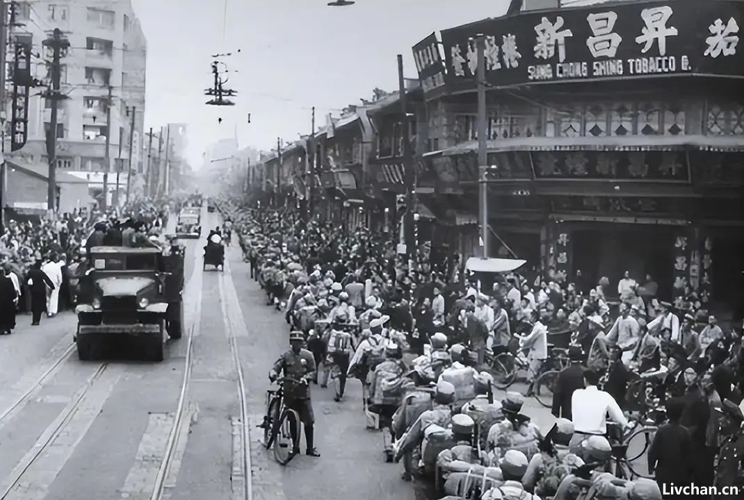 1949年上海解放，入城仪式遭外国人拦路，陈毅大怒：把人抓起来！