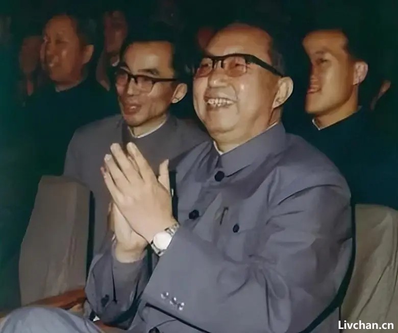 1997年邓公逝世后，华国锋同志作出一个决定，中央知道后全力支持