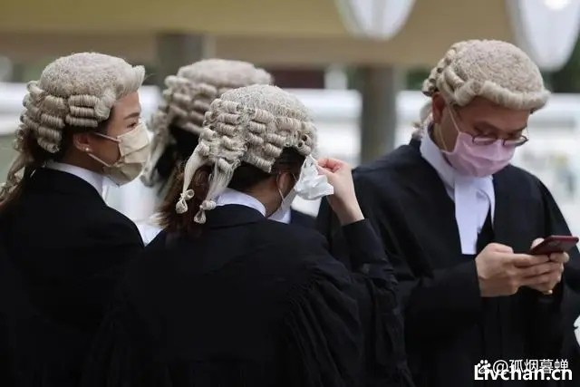大英帝国都亡了，香港的法官们，几时才能把头上的方便面摘掉呢？