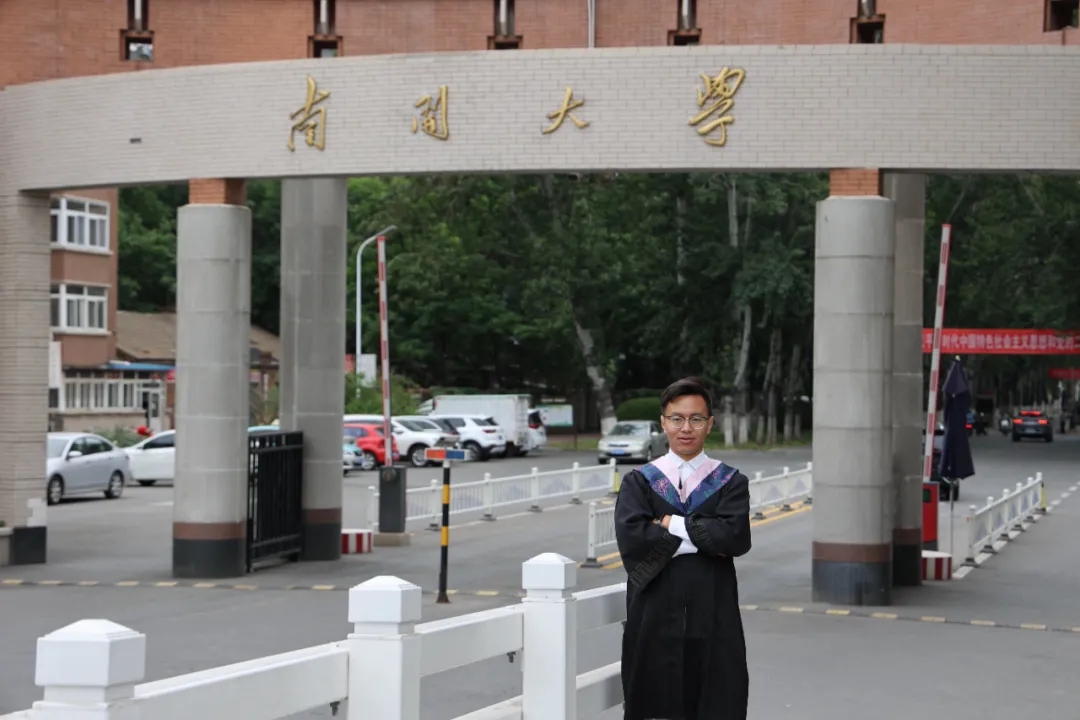 藏族小伙儿的“论文致谢”，在老师的朋友圈被狠狠点赞！
