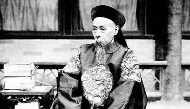 一百年来，西方从没停止过文化入侵，现在又把魔爪伸向青少年夏令营