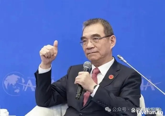看看中国的光刻机，你有这资格吗？