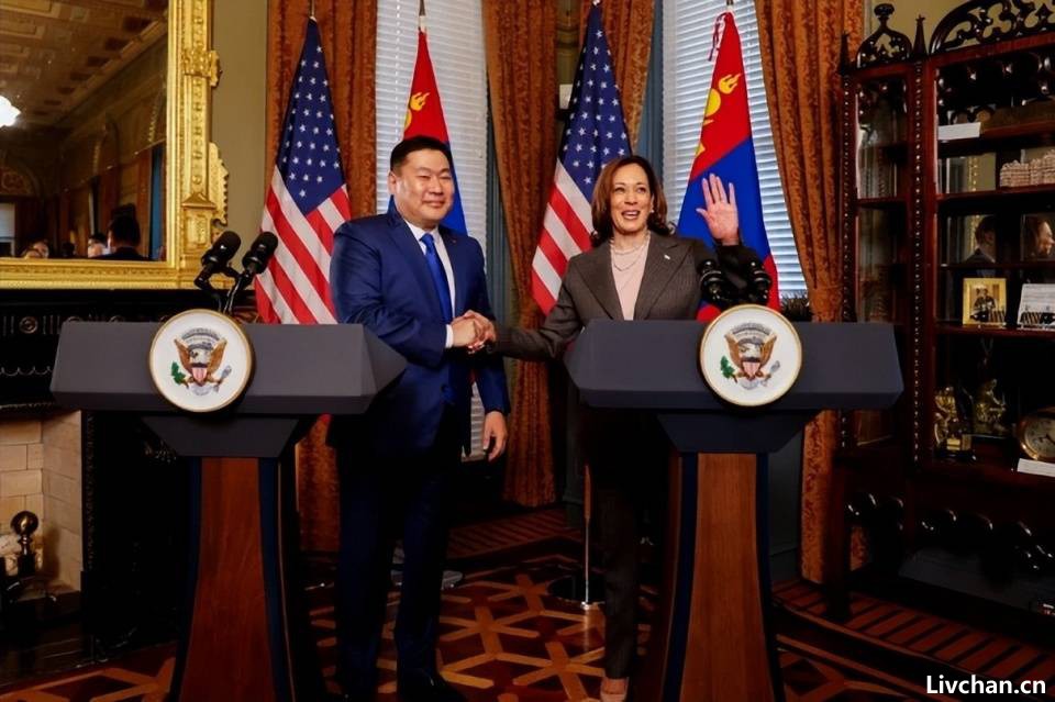 卢卡申科拿自己举例，给了蒙古国一句忠告：认清现实勿有二心