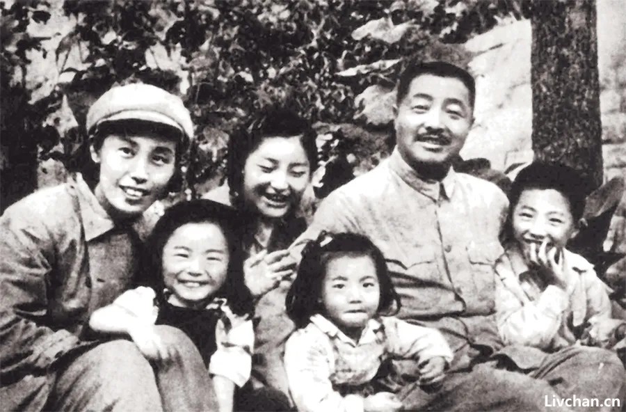 贺龙：坚强党性的楷模
