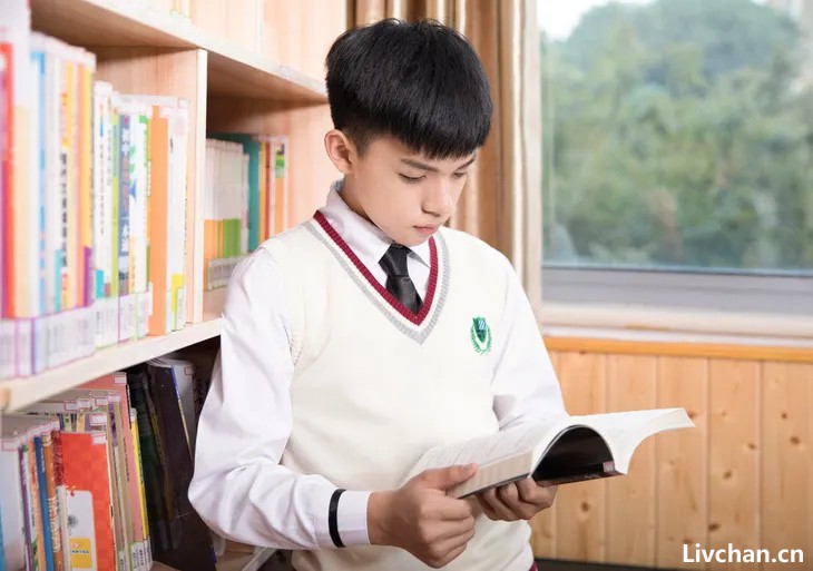 一个人读不读哲学，过得是截然相反的人生