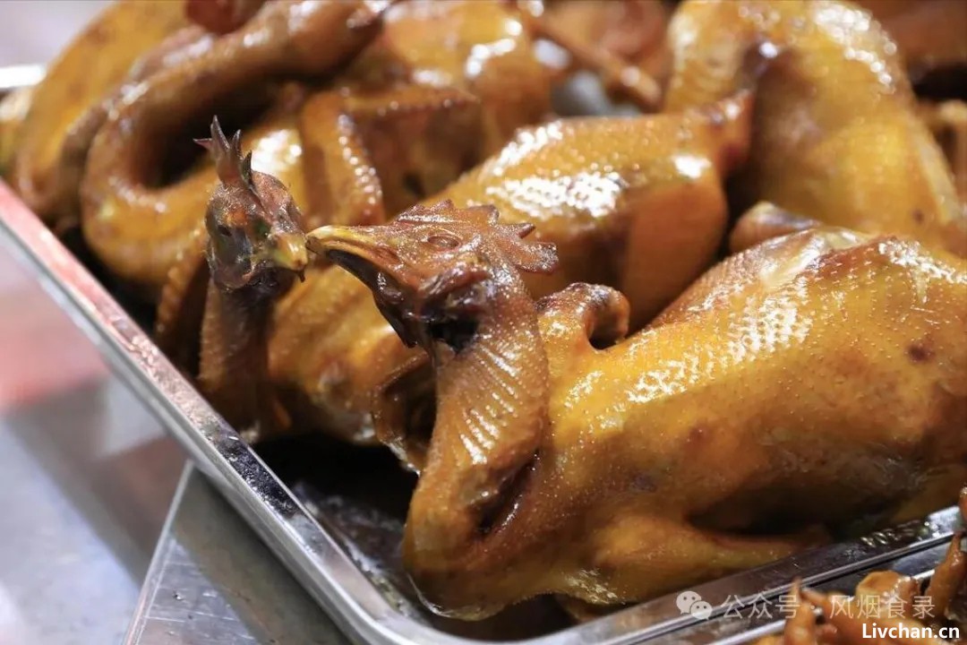 终于知道,扒鸡,烧鸡,卤鸡,熏鸡,白斩鸡,口水鸡之间的区别了 终于知道,扒鸡,烧鸡,卤鸡,熏鸡,白斩鸡,口水鸡之间的区别了