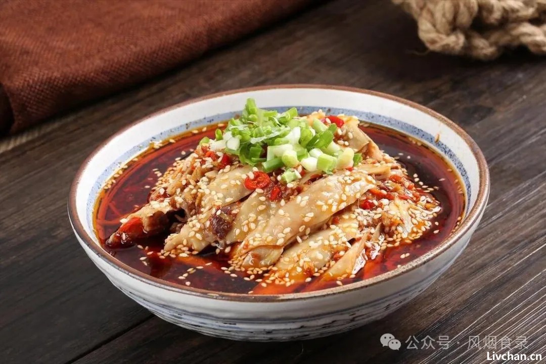 终于知道,扒鸡,烧鸡,卤鸡,熏鸡,白斩鸡,口水鸡之间的区别了 终于知道,扒鸡,烧鸡,卤鸡,熏鸡,白斩鸡,口水鸡之间的区别了