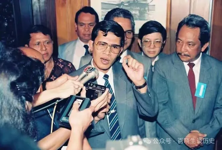 柬埔寨首相洪森,当年究竟是如何战胜西哈努克,掌权柬埔寨?