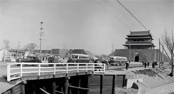 1950年代，拆掉北京城   
