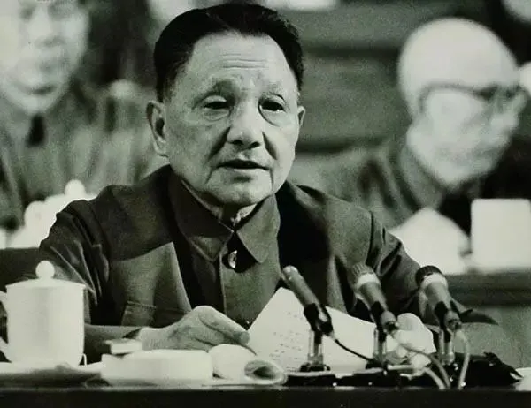 邓小平的伟大在于:对内不折腾,对外有谋略
