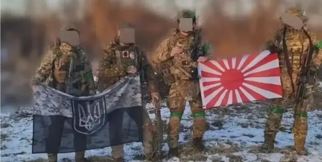 天下纳粹是一家!