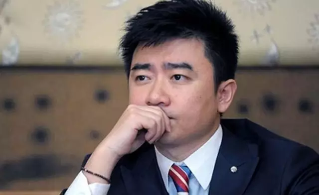 那些因接近权力而欣喜的年轻人