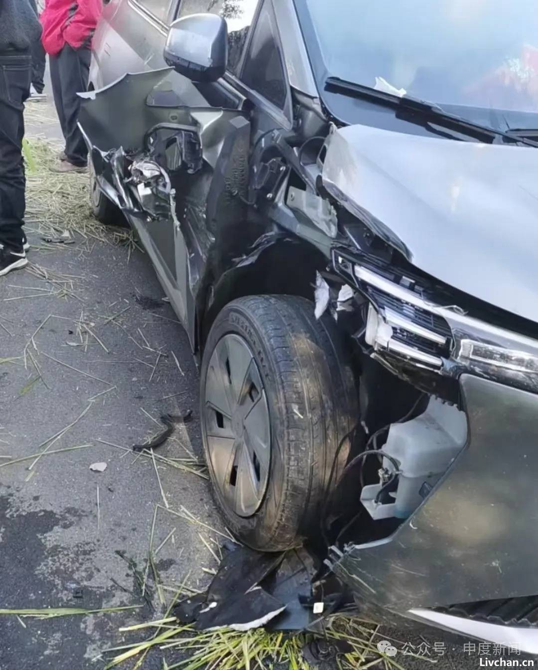 开车把人撞到脾脏都摘了,理赔时才发现自己买的根本不是车险…… 开车把人撞到脾脏都摘了,理赔时才发现自己买的根本不是车险……