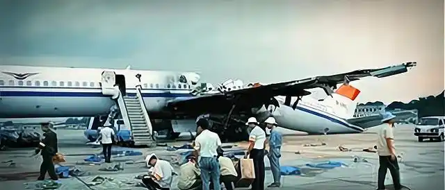 1990年，白云机场劫机案：3架客机被撞，128人遇难
