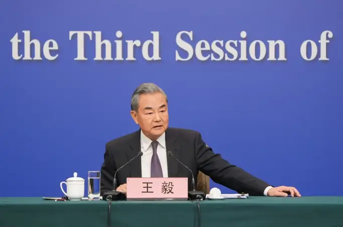 你们从关税战、贸易战中得到了什么”？王毅五问美国