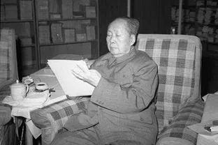 毛泽东说：“是非窝，尽伤人！等我死后人家得把江青整死”