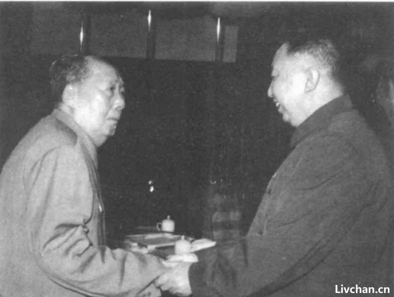 华国锋与1975年干部解放 华国锋与1975年干部解放