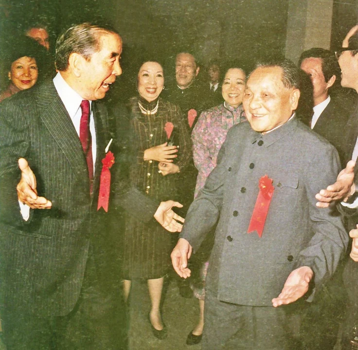 邓小平在改革开放重大关头的抉择