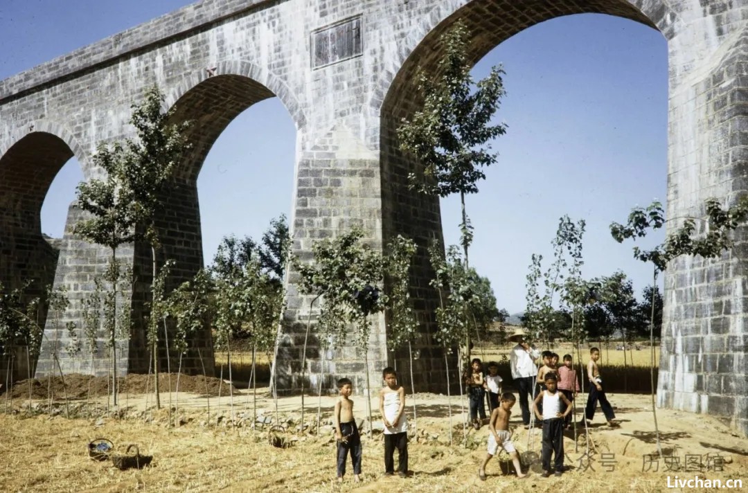 1973年河南林县，42张红旗渠老照片，修建过程震撼人心！