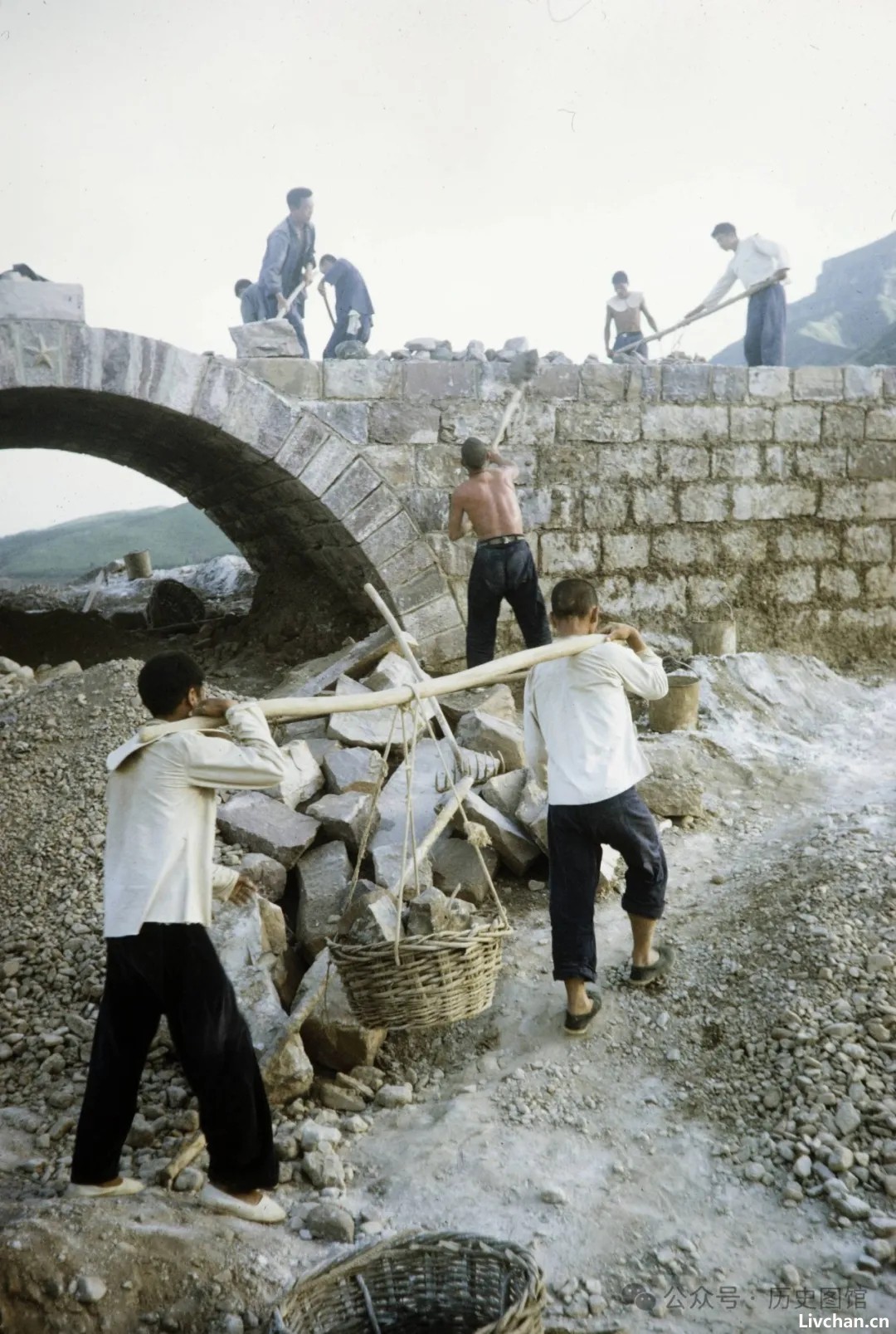 1973年河南林县，42张红旗渠老照片，修建过程震撼人心！