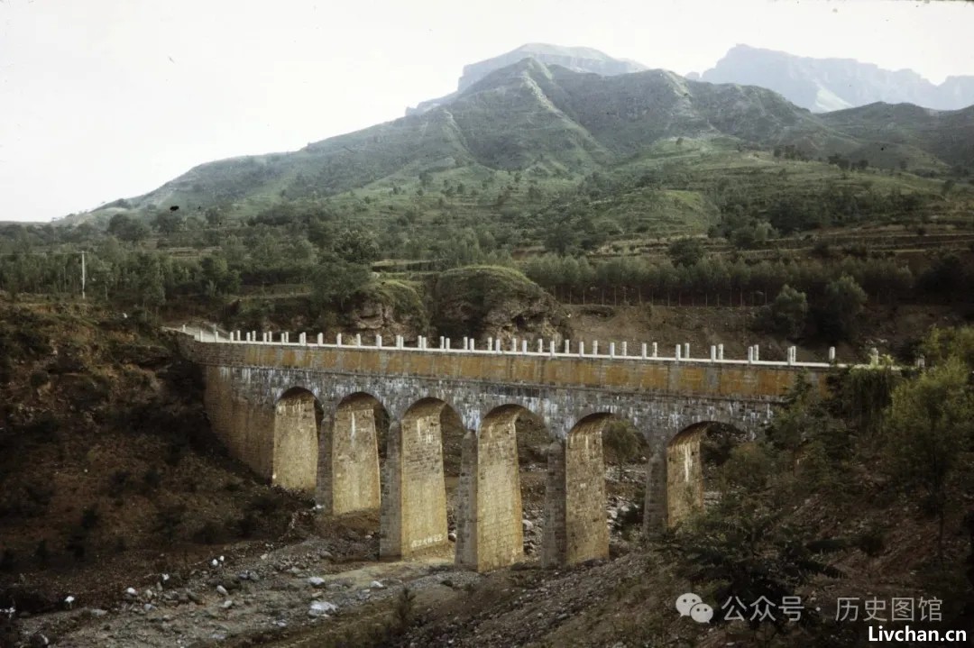 1973年河南林县，42张红旗渠老照片，修建过程震撼人心！