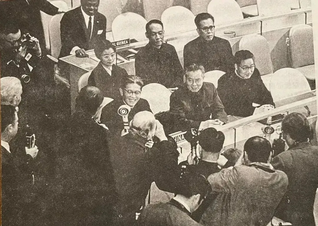 1953年乔冠华酒后失言，周总理少见动怒：“老头子”也是你叫的吗？