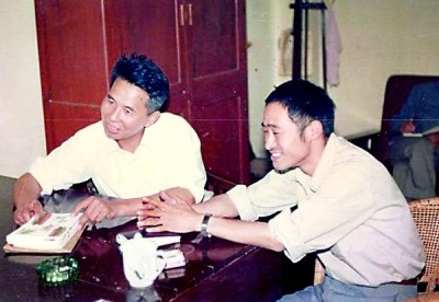 给吴官正看病医生：他家客厅里只看到几把竹椅子