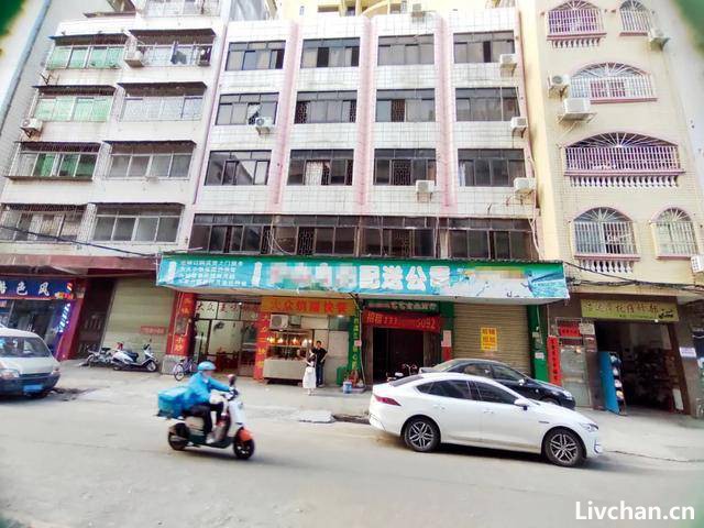 “小官巨贪校长”，让乡镇初中生吃不饱