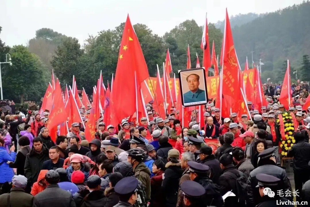 毛主席从不为民做主、而是让人民自己做主人！给了人民最基本的尊严