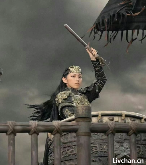 那尔那茜的瓜越扒越大，母女走一样的路，父亲为她铺路出道即巅峰