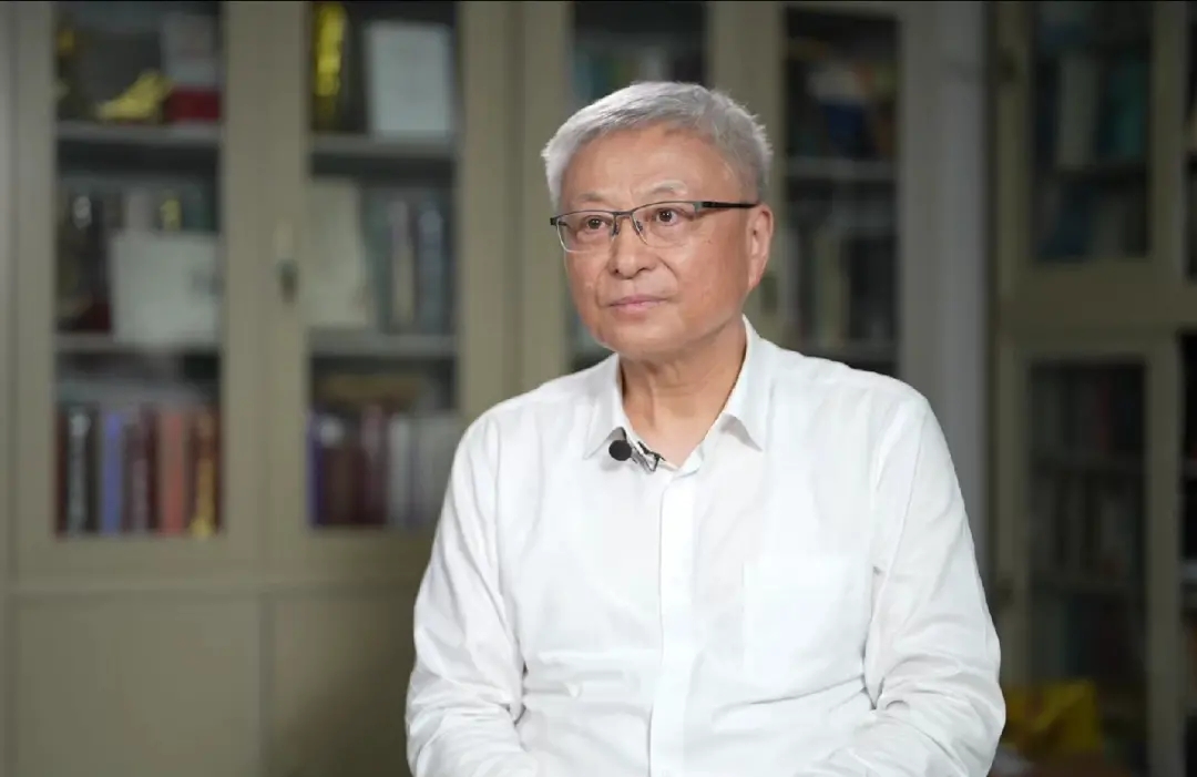 中国能否取代美国领导全球？阎学通：当领导不靠自封，别人非要你当再当