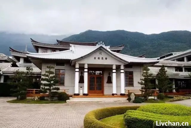 释永信被查，才知道她有多让人敬佩