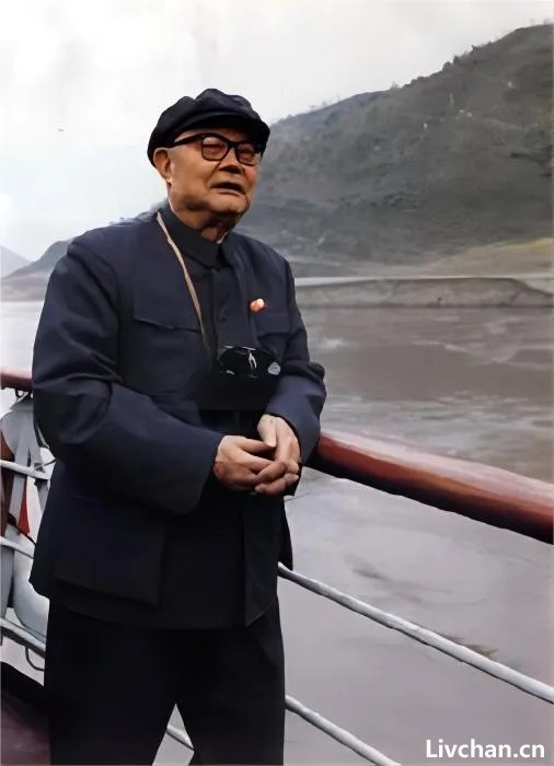 由远及近到渐行渐远，华国锋与叶剑英的政治交往