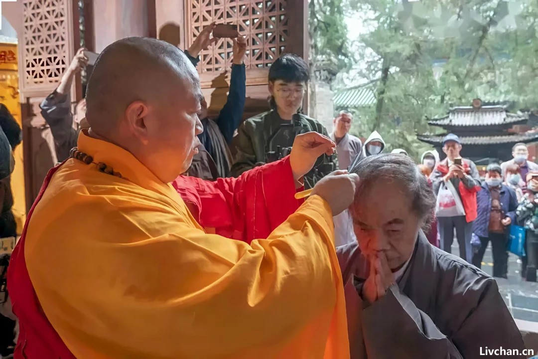 蔡志忠把46亿身家都捐给了少林寺
