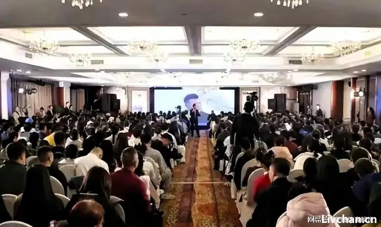 网红“成功学大师”杨涛鸣伪装7年终被揭穿，3.8亿财产曝光