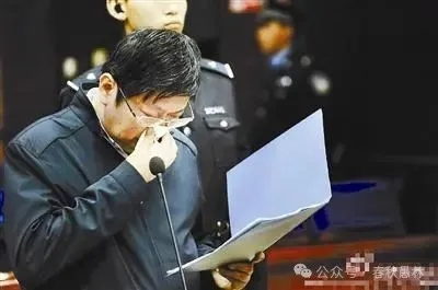 “五毒书记”陈安众：烟酒嫖赌毒样样俱全，宾馆嗨到后半夜白天不忘下基层