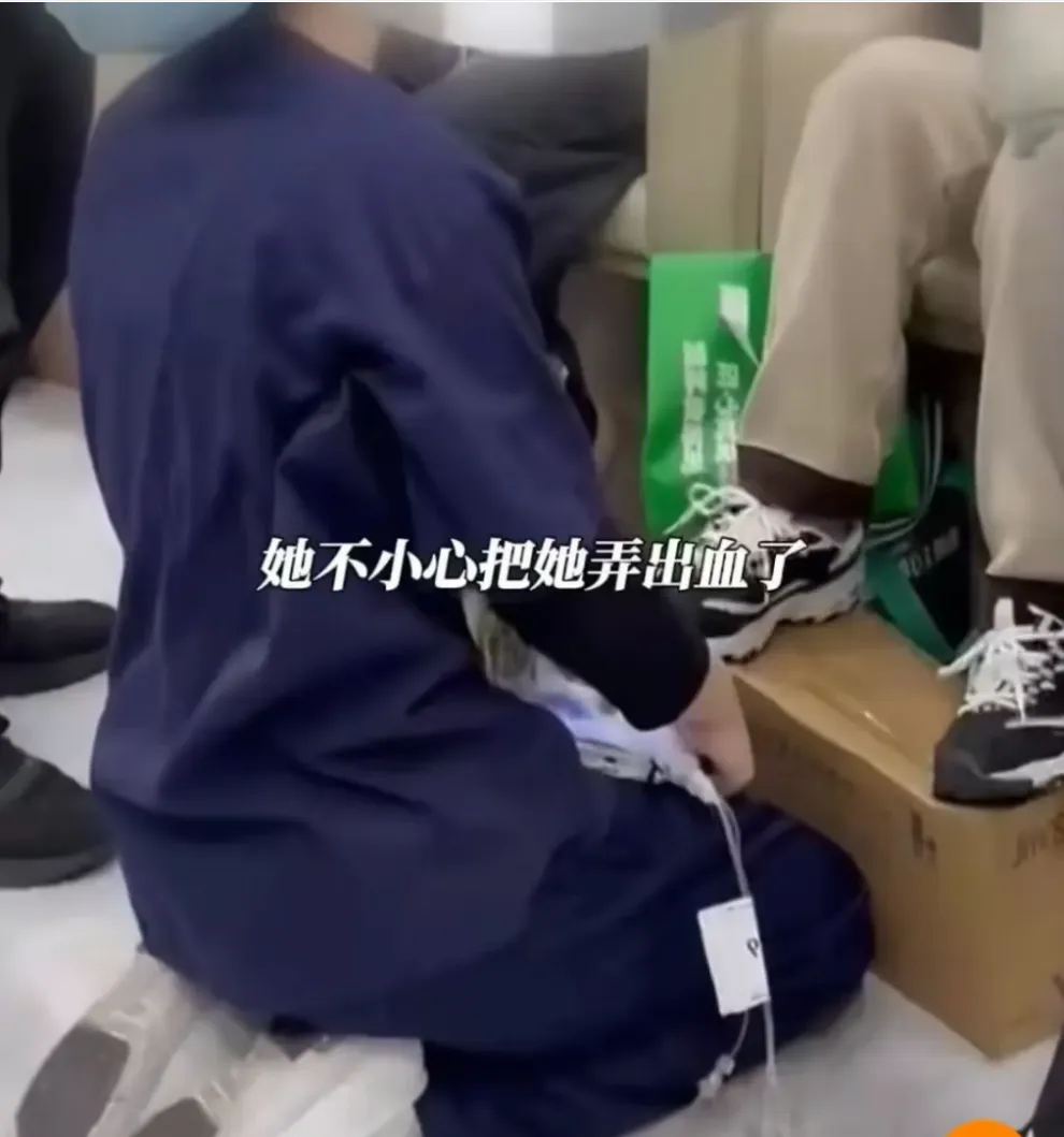 上海星巴克最丑陋的一幕：人若得理不饶人，内心到底攒了多少对他人的恶意
