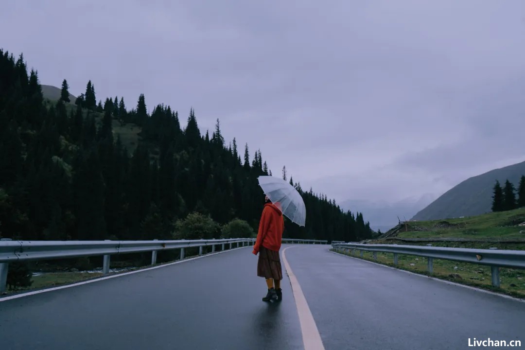 上海星巴克最丑陋的一幕：人若得理不饶人，内心到底攒了多少对他人的恶意